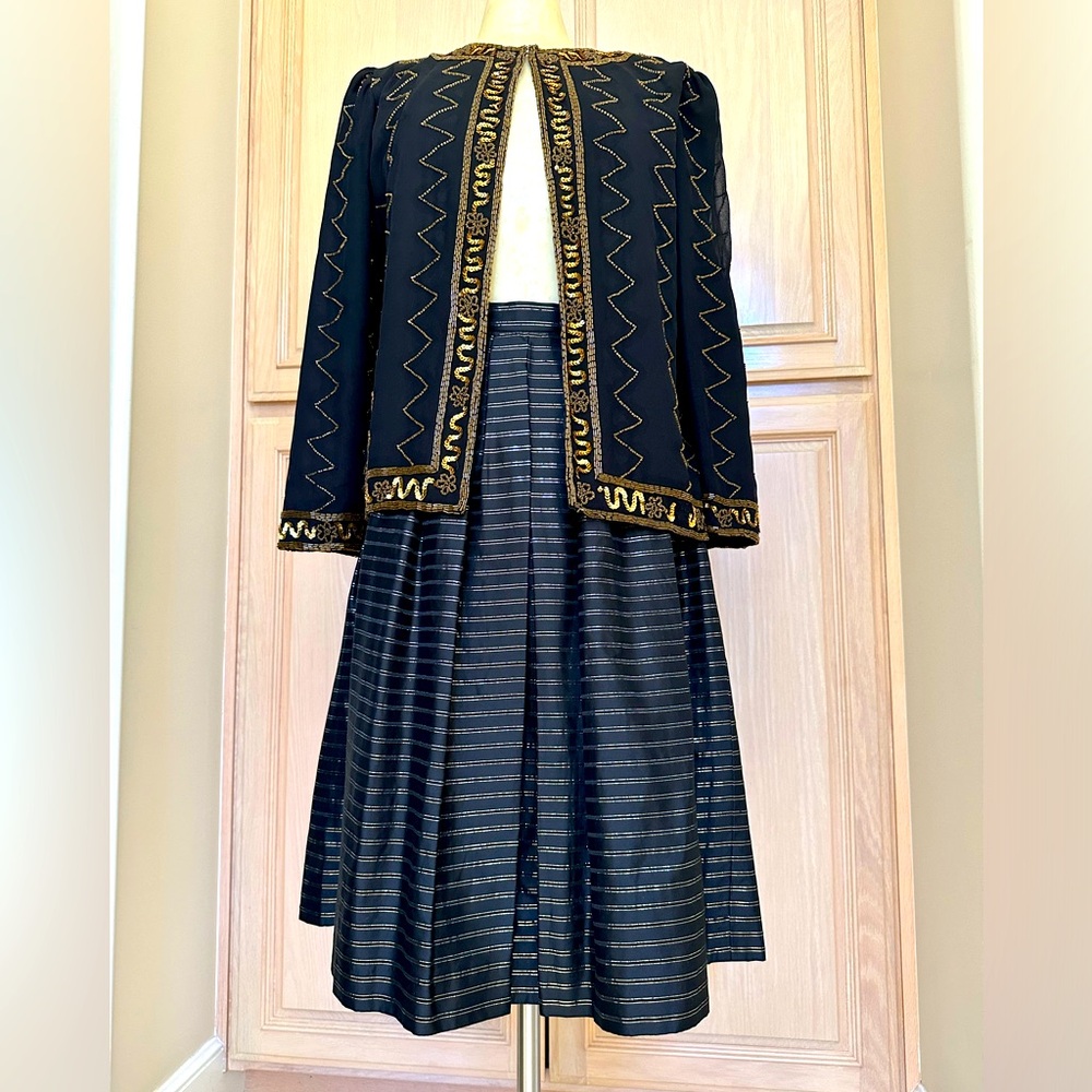 YSL skirt Medium vintage mannequin is a 6